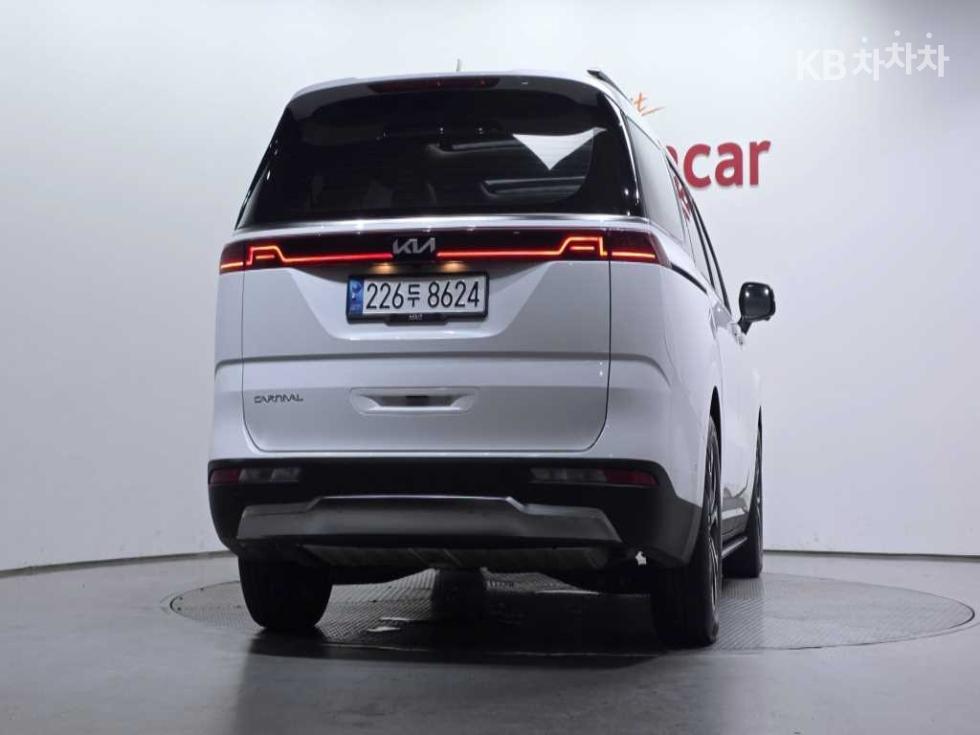 Kia Carnival — miniaturë 4