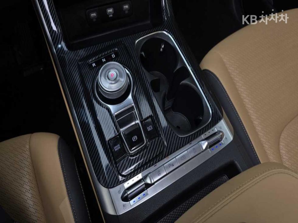 Kia Carnival — miniaturë 9