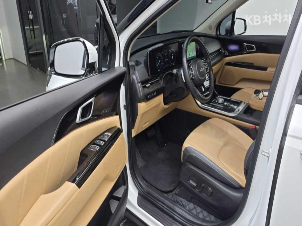 Kia Carnival — miniaturë 10