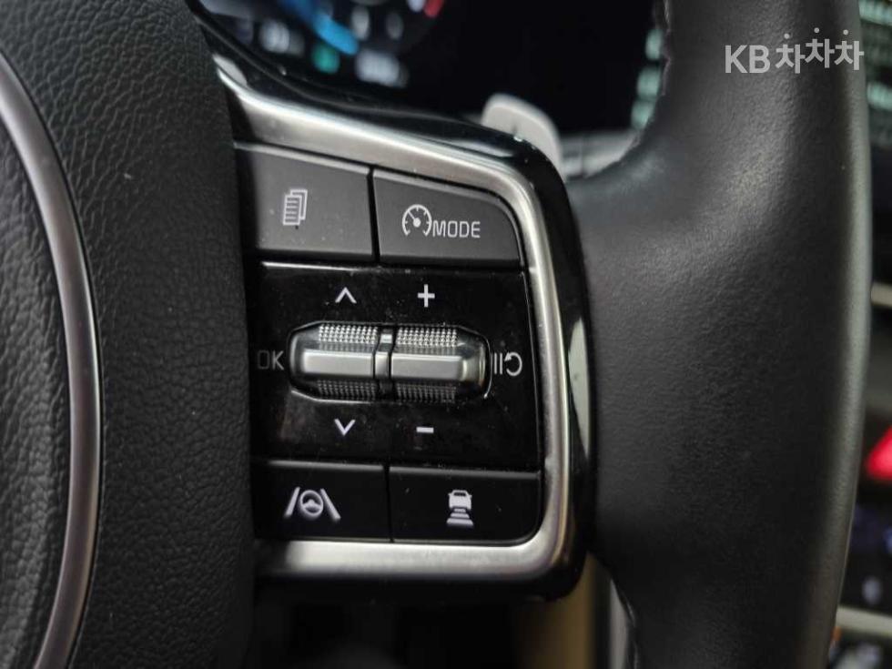 Kia Carnival — miniaturë 16