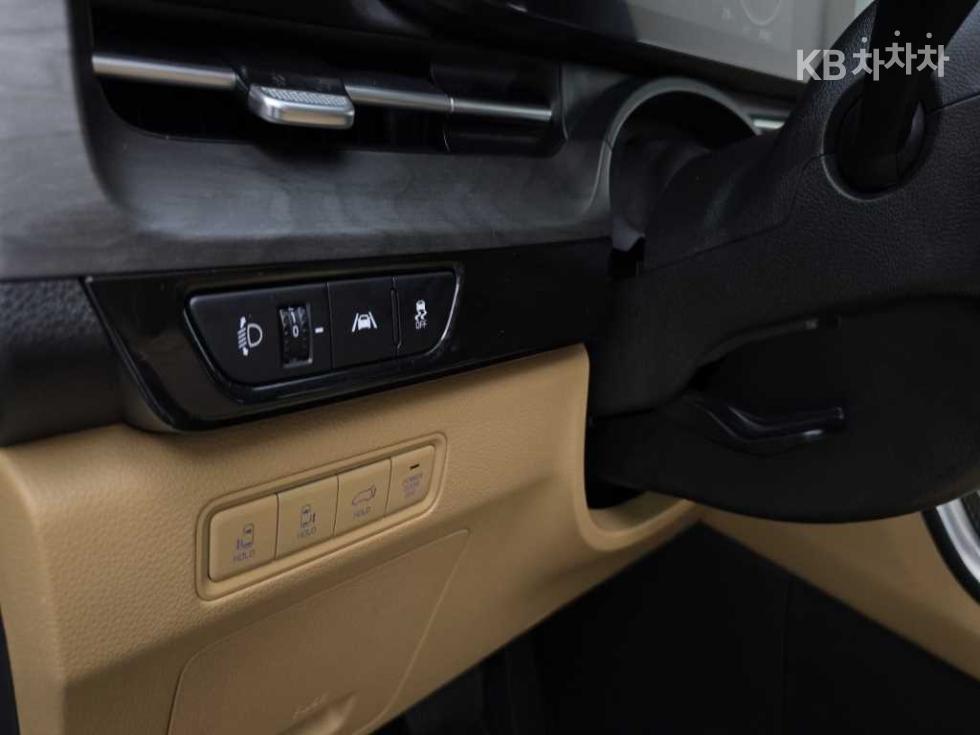Kia Carnival — miniaturë 17