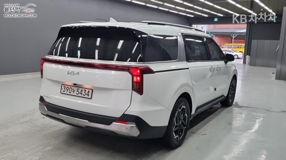 Kia Carnival — miniaturë 2