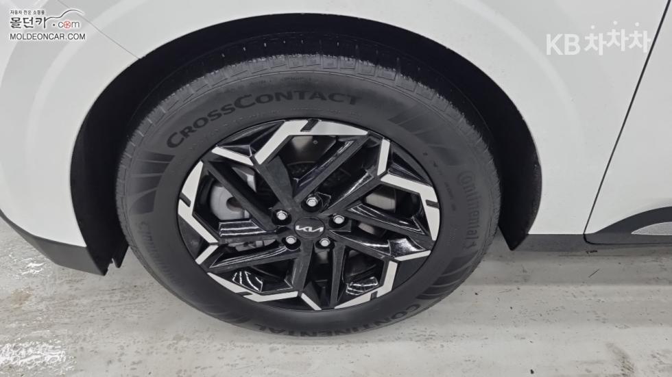 Kia Carnival — miniaturë 6