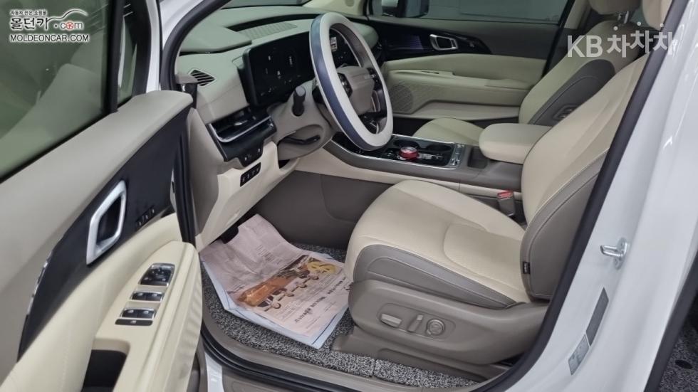 Kia Carnival — miniaturë 9