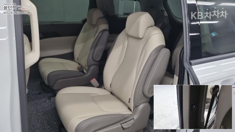 Kia Carnival — miniaturë 10