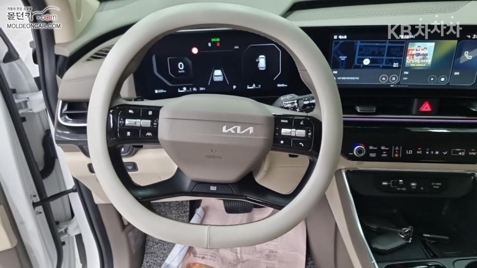 Kia Carnival — miniaturë 11