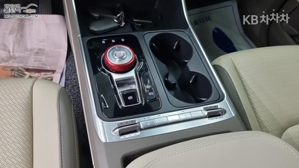 Kia Carnival — miniaturë 14