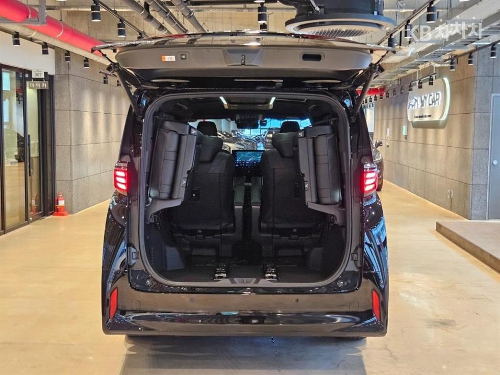 Toyota Alphard — miniaturë 5