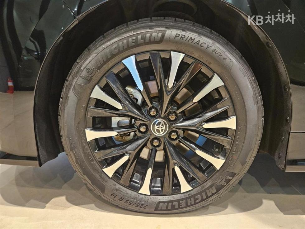 Toyota Alphard — miniaturë 6