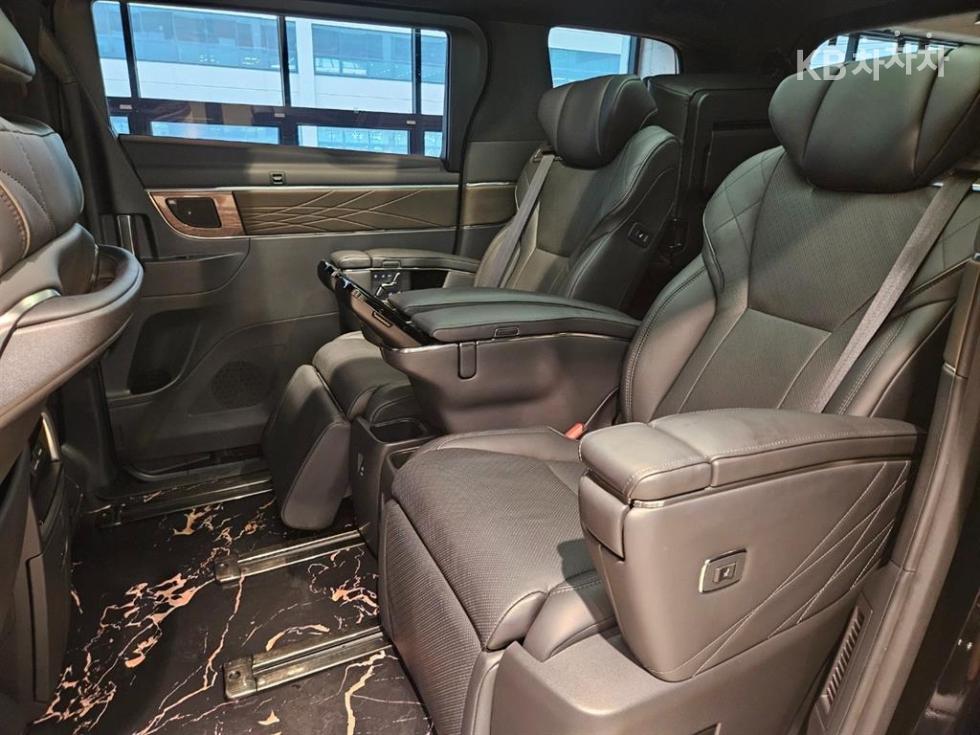 Toyota Alphard — miniaturë 8