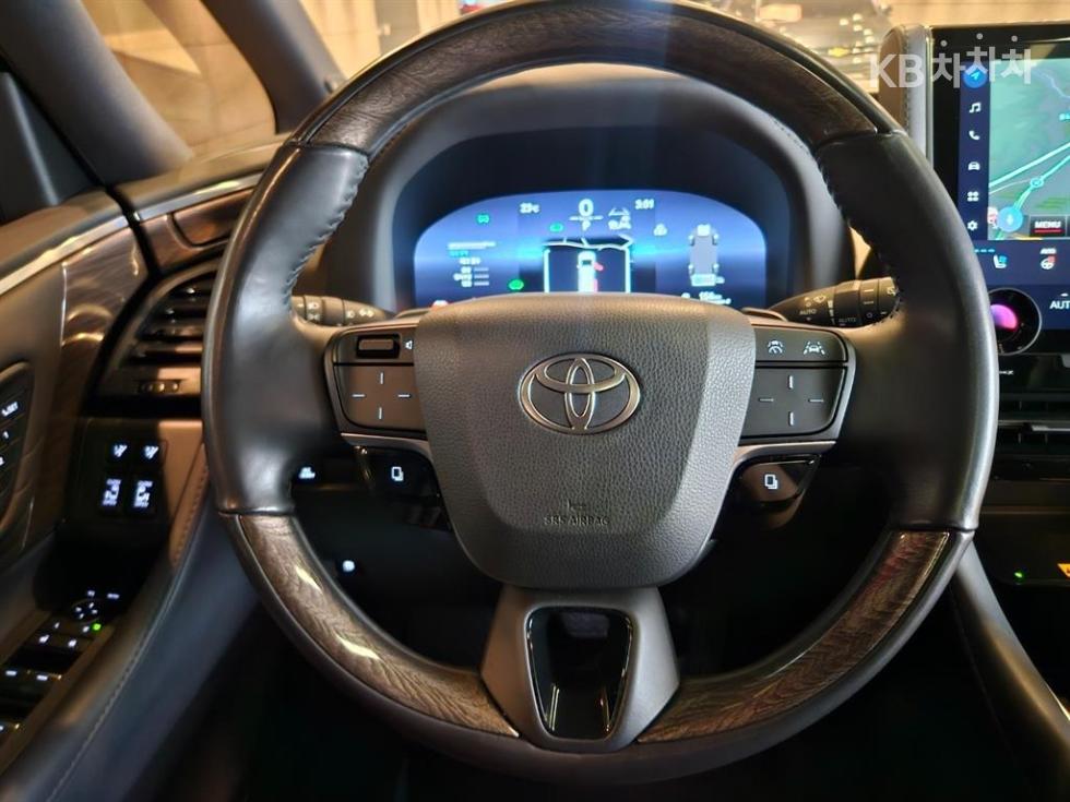 Toyota Alphard — miniaturë 11