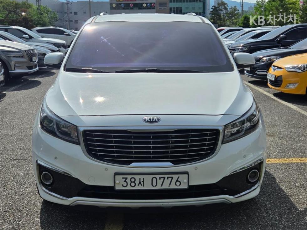 Kia Carnival — miniaturë 2