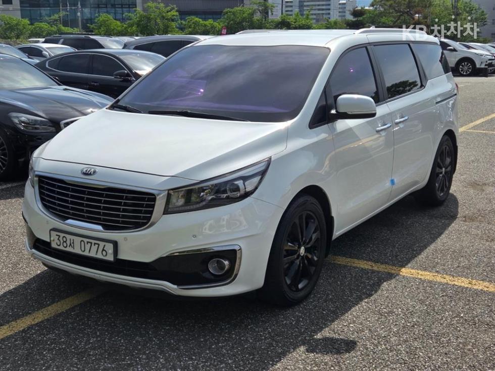 Kia Carnival — miniaturë 3
