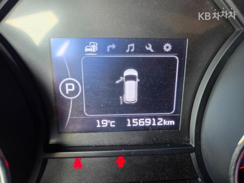 Kia Carnival — miniaturë 12