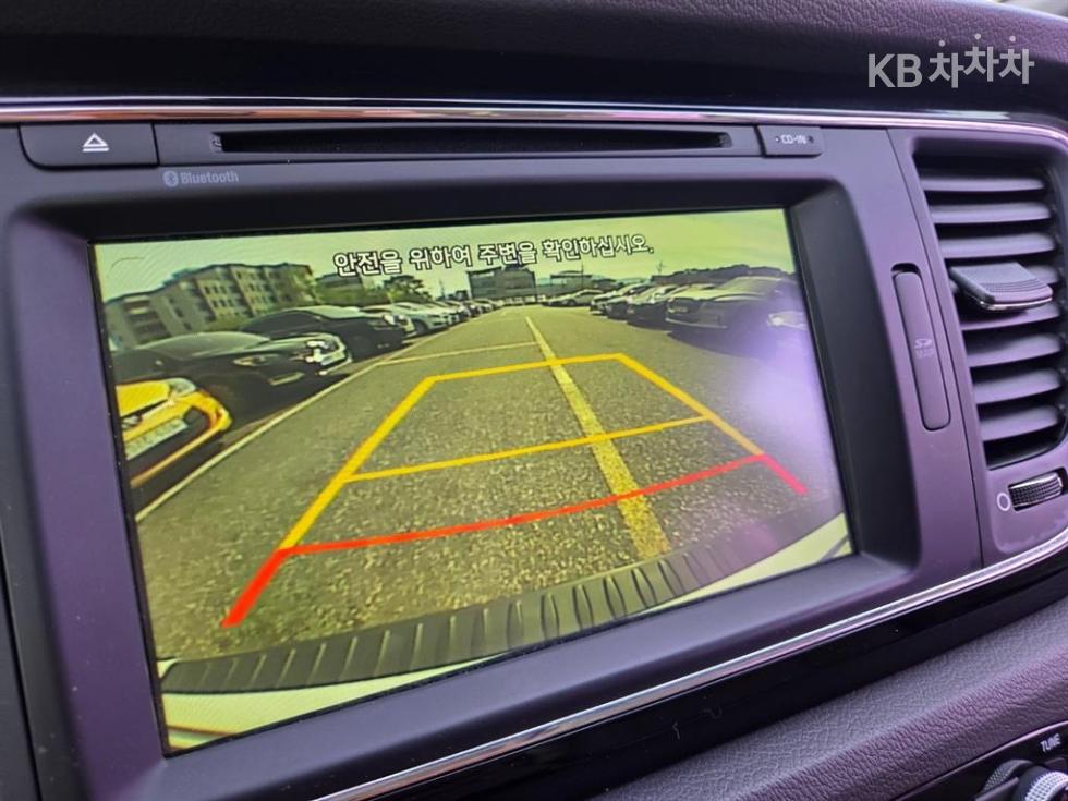 Kia Carnival — miniaturë 13