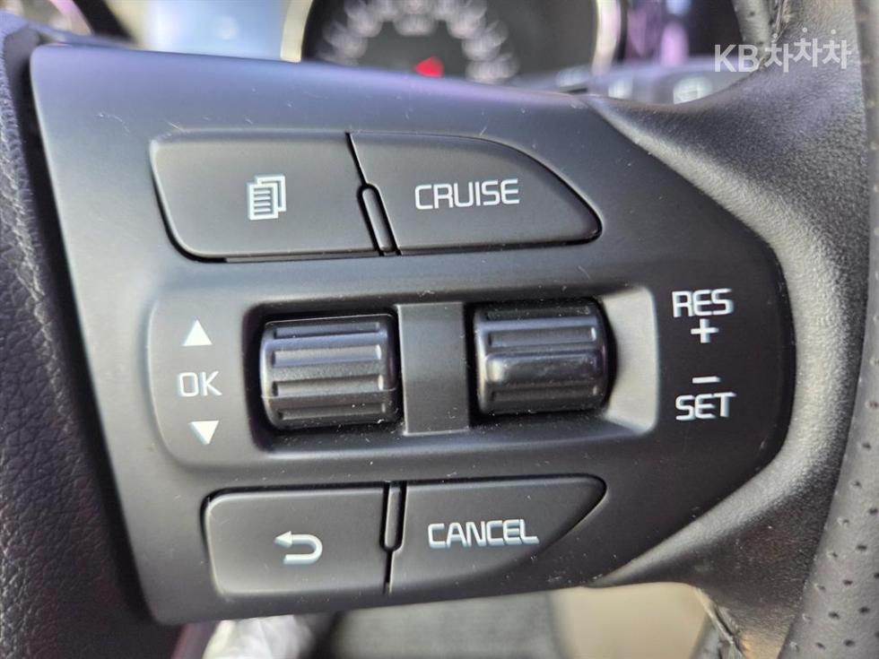Kia Carnival — miniaturë 15