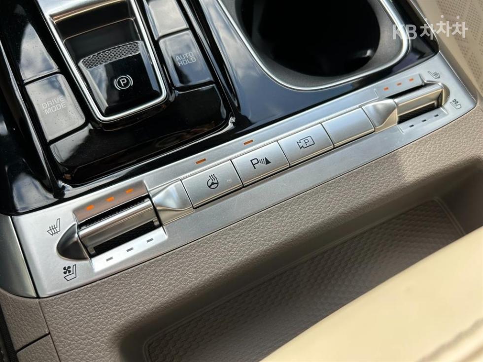 Kia Carnival — miniaturë 12