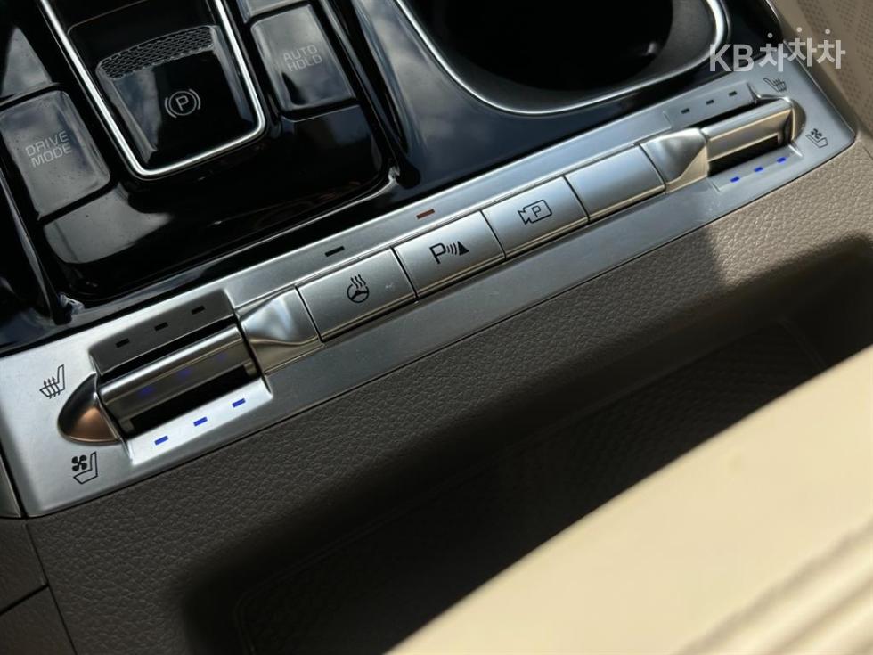 Kia Carnival — miniaturë 13