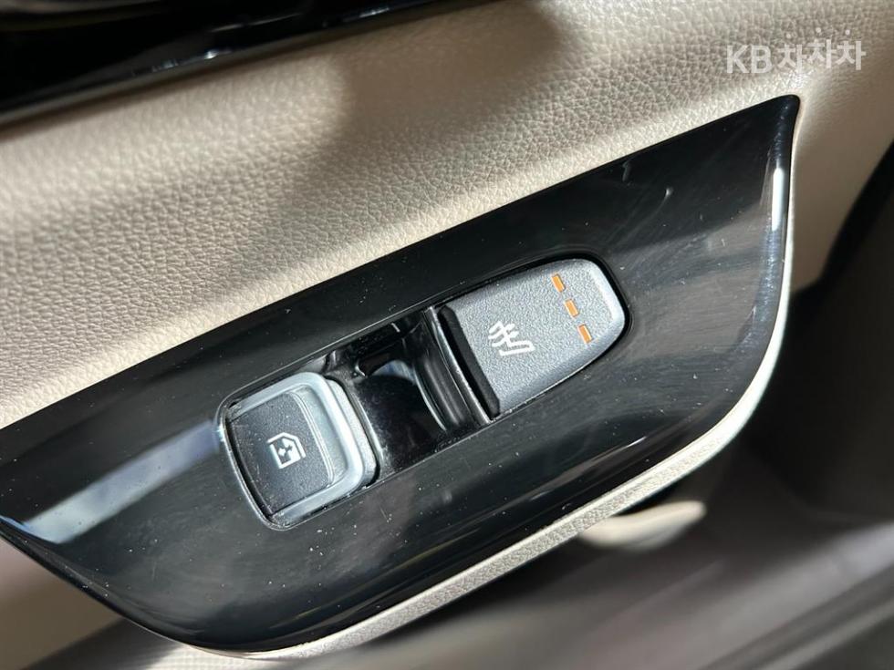 Kia Carnival — miniaturë 16