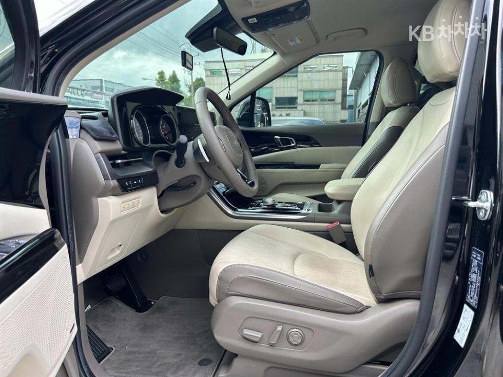Kia Carnival — miniaturë 17