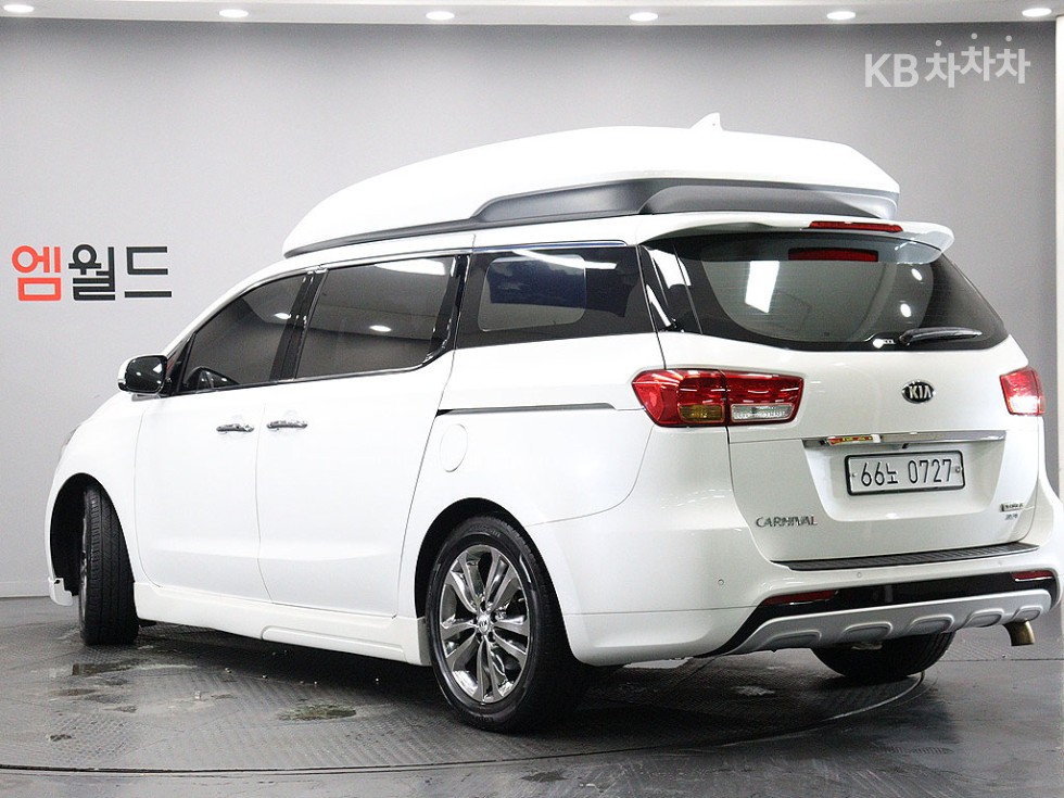 Kia Carnival — miniaturë 3