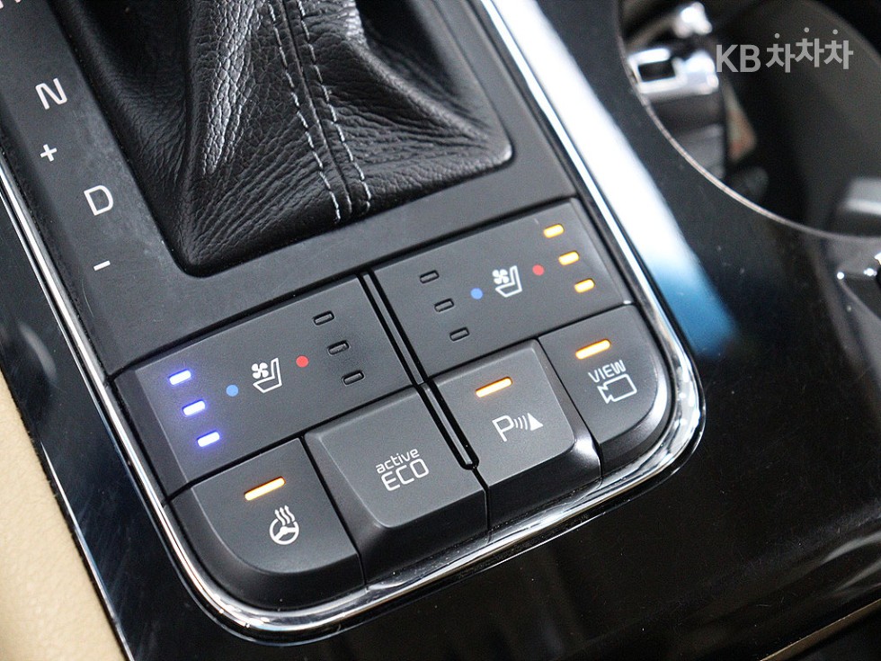 Kia Carnival — miniaturë 9
