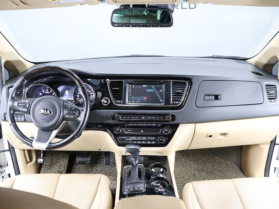 Kia Carnival — miniaturë 13