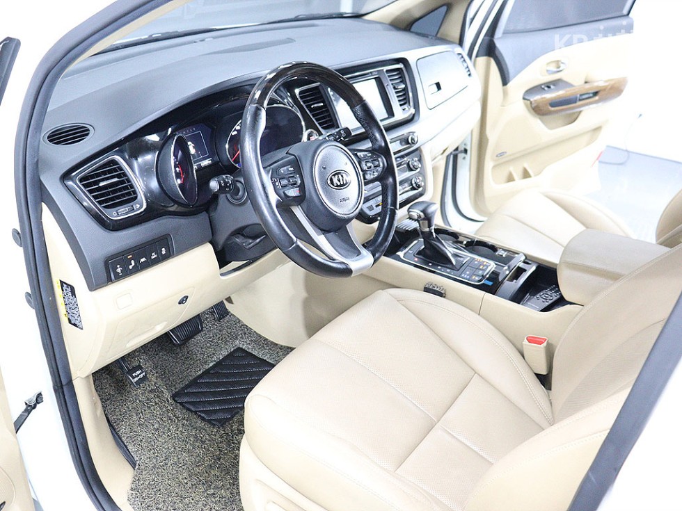 Kia Carnival — miniaturë 16