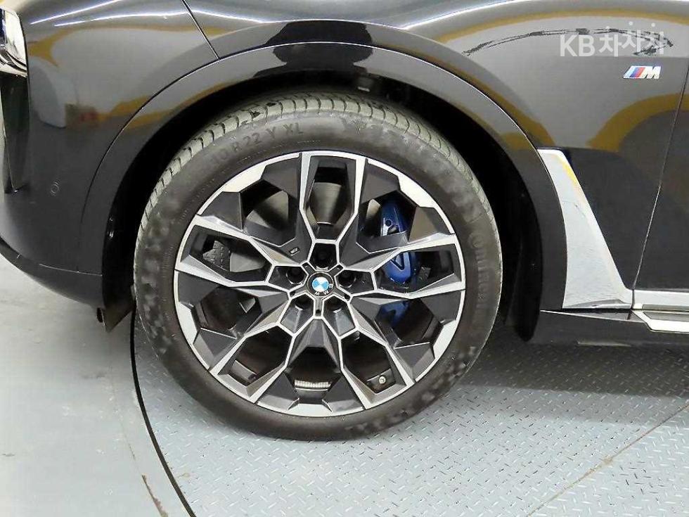 BMW X7 — miniaturë 3
