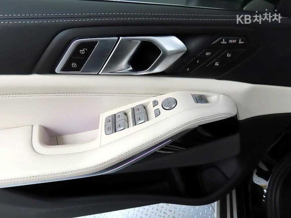 BMW X7 — miniaturë 4