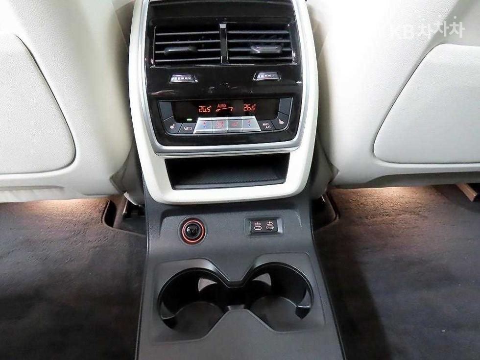 BMW X7 — miniaturë 15