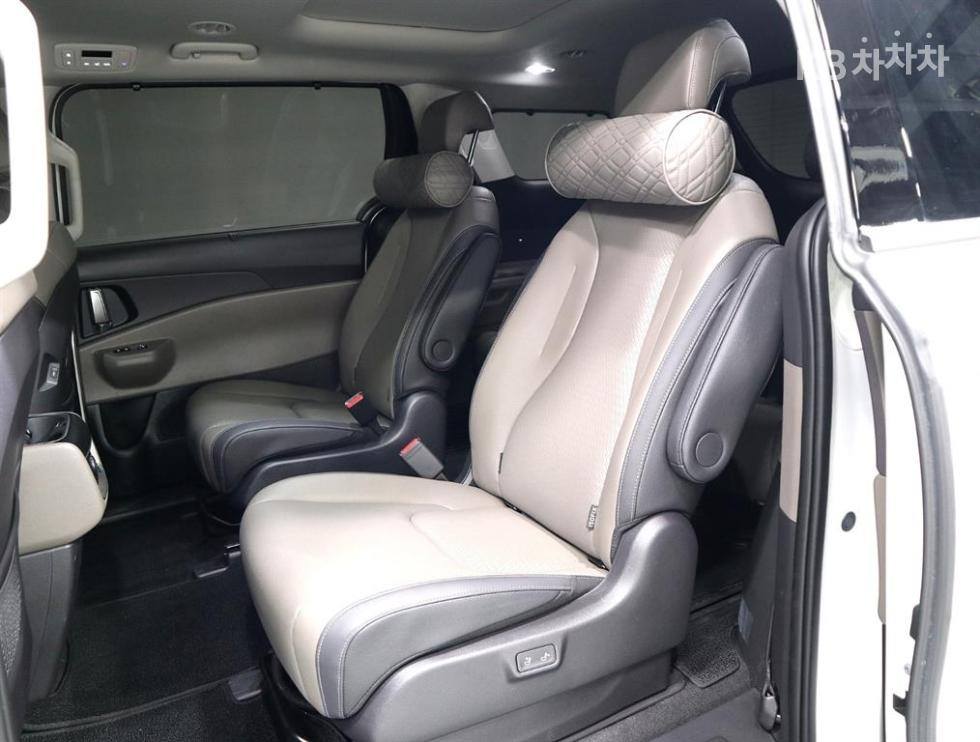 Kia Carnival — miniaturë 10