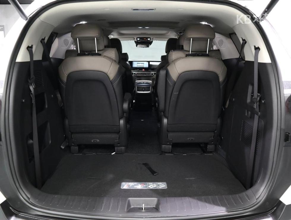 Kia Carnival — miniaturë 16