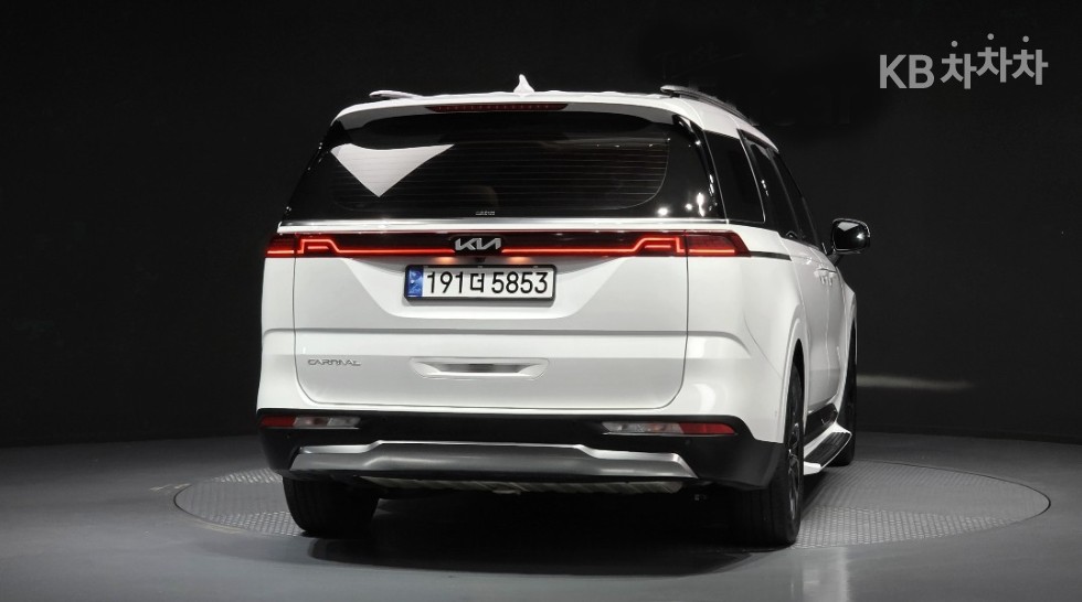 Kia Carnival — miniaturë 4