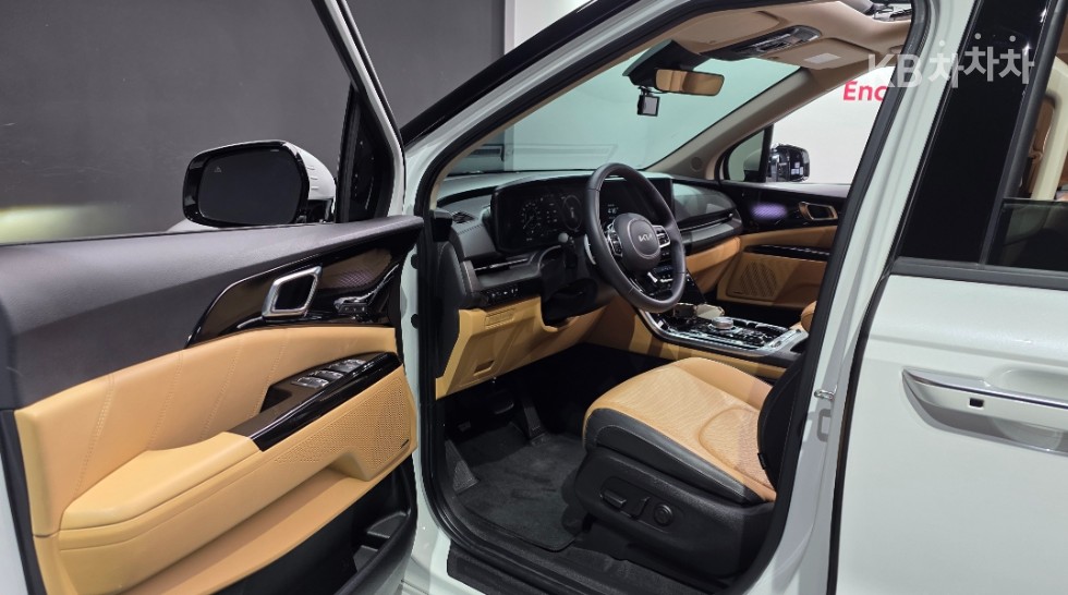 Kia Carnival — miniaturë 15