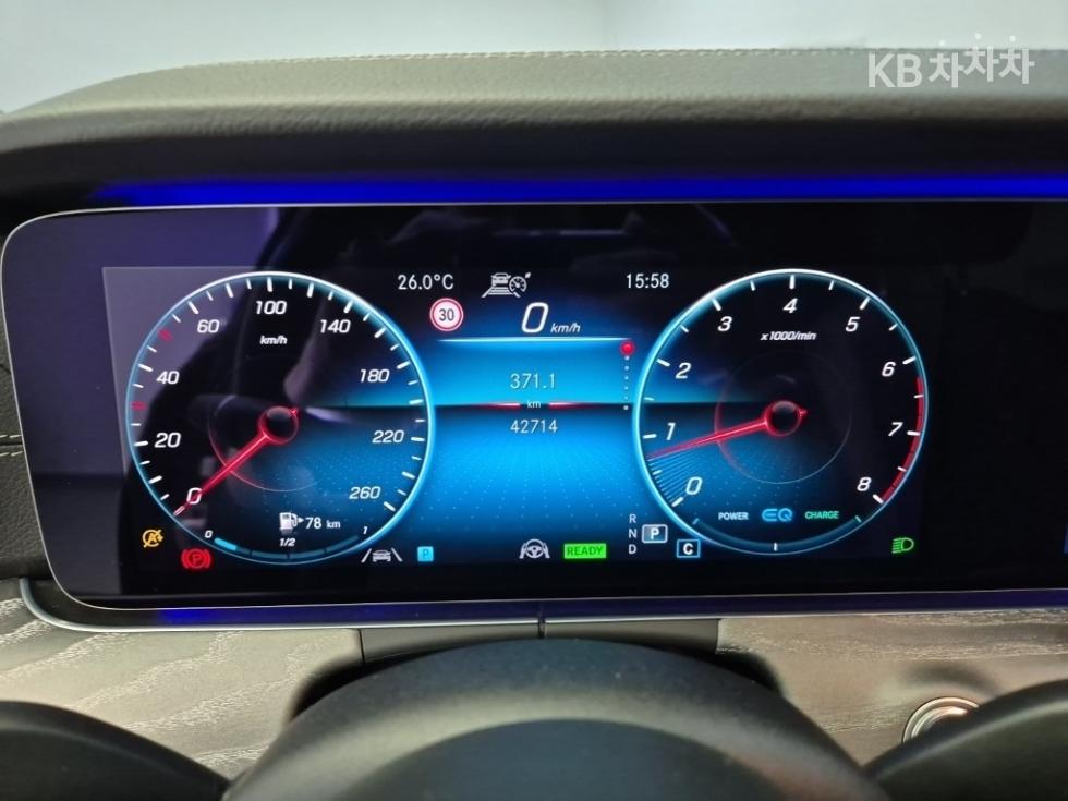Mercedes-Benz E-klasse — miniaturë 6