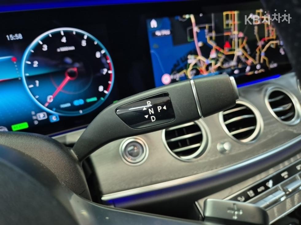 Mercedes-Benz E-klasse — miniaturë 8