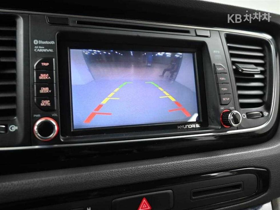 Kia Carnival — miniaturë 15