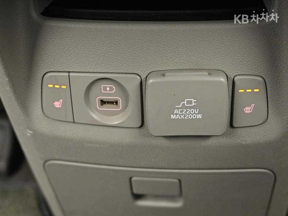 Kia Carnival — miniaturë 16