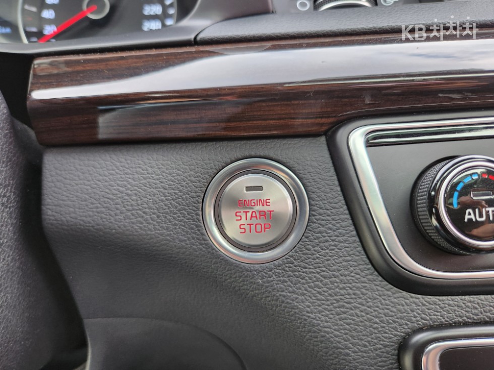 Kia K7 — miniaturë 20