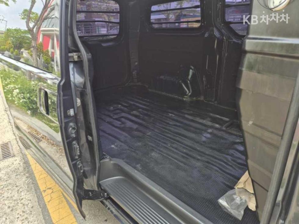Hyundai Starex — miniaturë 10