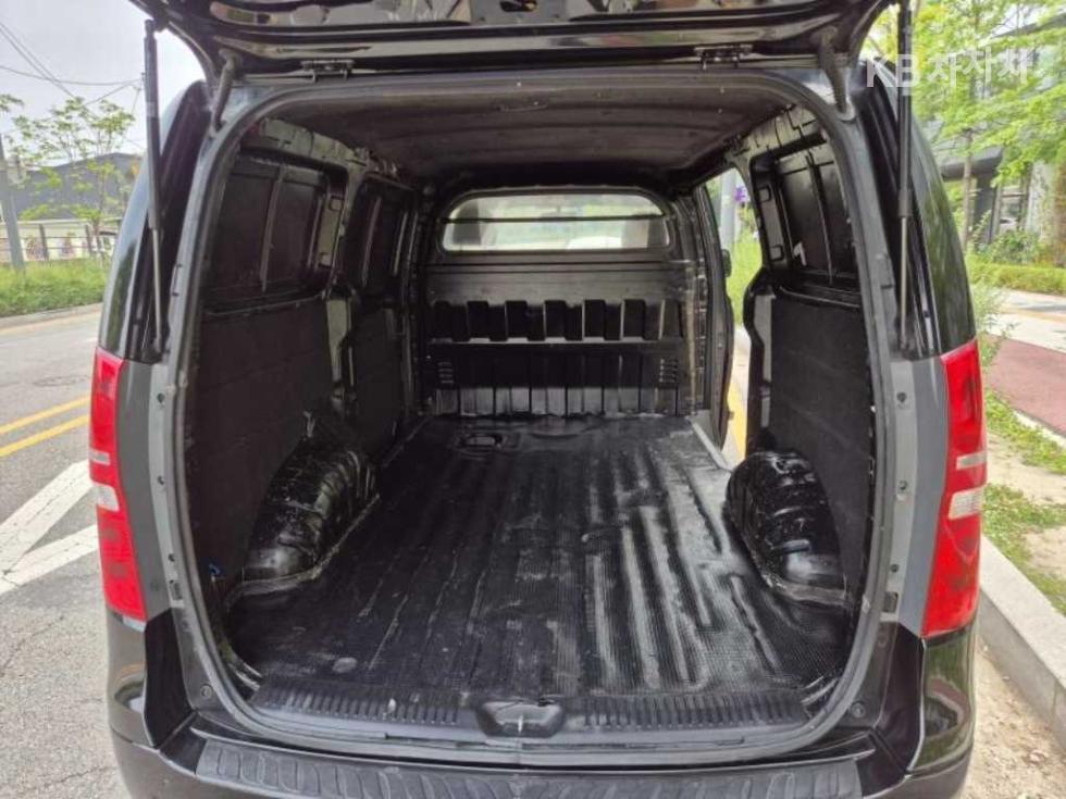 Hyundai Starex — miniaturë 10
