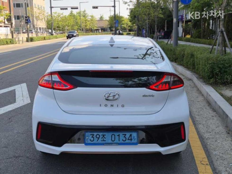 Hyundai IONIQ — miniaturë 5