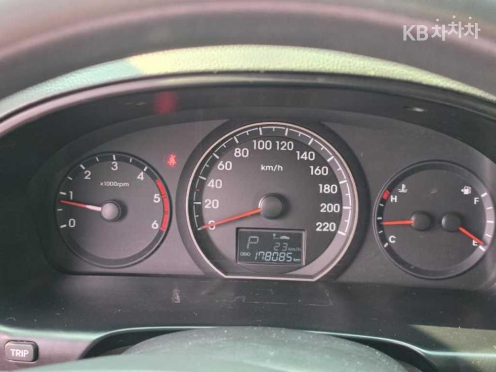 Hyundai Starex — miniaturë 16