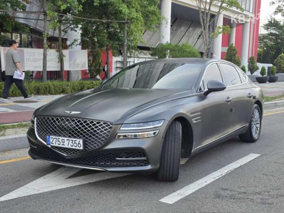 Genesis G80 — miniaturë 2