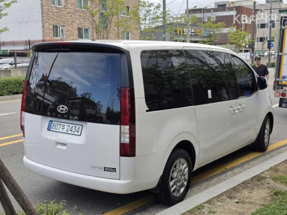 Hyundai Staria — miniaturë 5