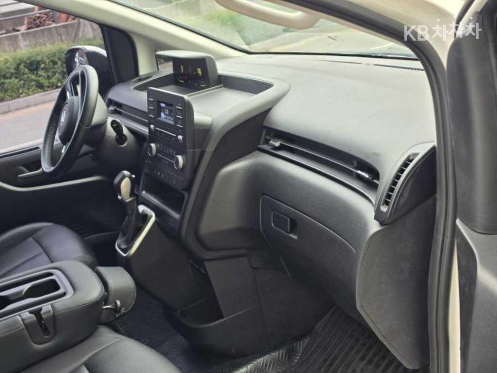 Hyundai Staria — miniaturë 9