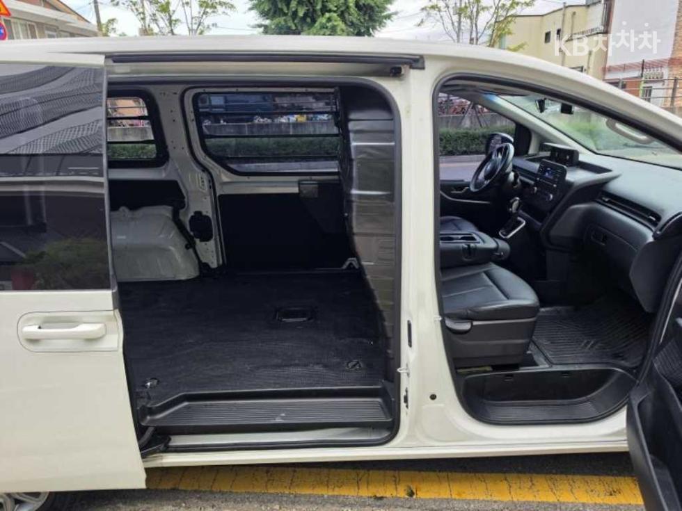 Hyundai Staria — miniaturë 10