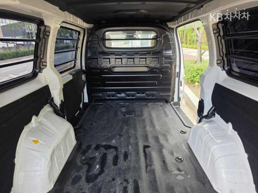 Hyundai Staria — miniaturë 12