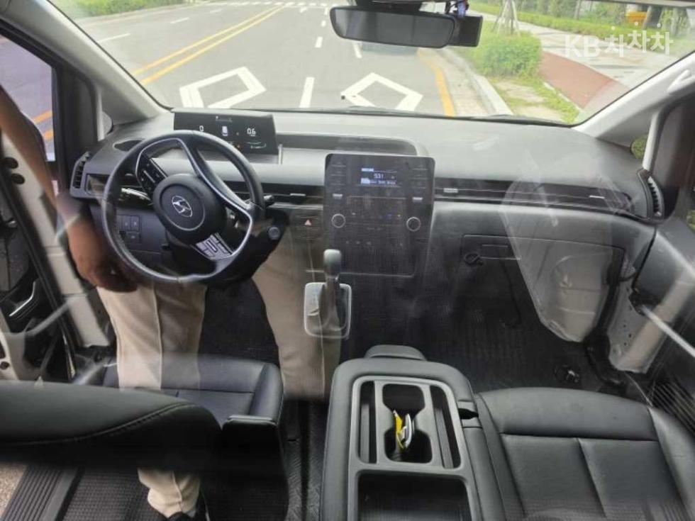 Hyundai Staria — miniaturë 16